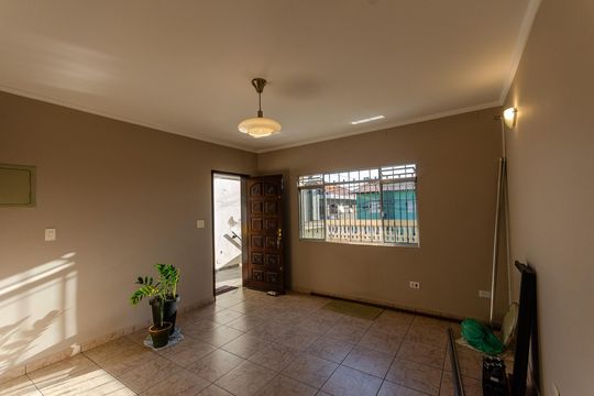 Sala de casa para alugar com 3 quartos, 181m² em Vila Serralheiro, São Paulo