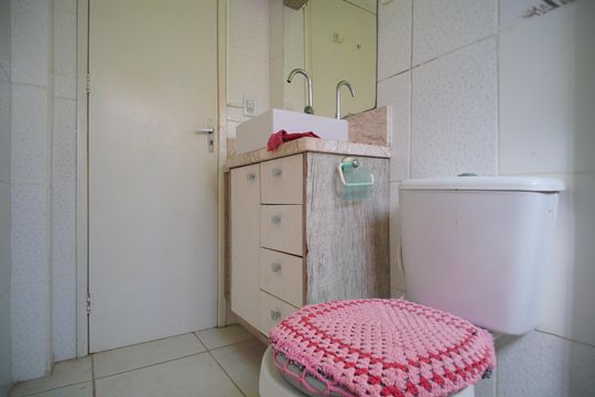 Banheiro de apartamento para alugar com 2 quartos, 46m² em São Miguel, São Leopoldo