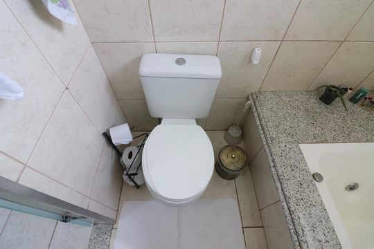 Banheiro Social de casa de condomínio à venda com 2 quartos, 90m² em Vila Jerusalem, São Bernardo do Campo