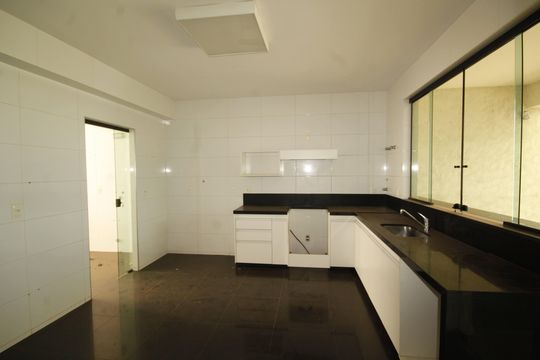 Cozinha de casa para alugar com 5 quartos, 500m² em Mangabeiras, Belo Horizonte