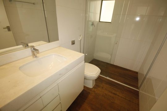 Banheiro da Suíte 3 de casa para alugar com 5 quartos, 500m² em Mangabeiras, Belo Horizonte