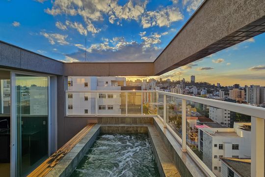 Cobertura de apartamento à venda com 3 quartos, 168m² em Santo Antônio, Belo Horizonte