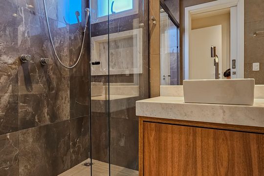 Banheiro da Suíte de apartamento à venda com 3 quartos, 168m² em Santo Antônio, Belo Horizonte