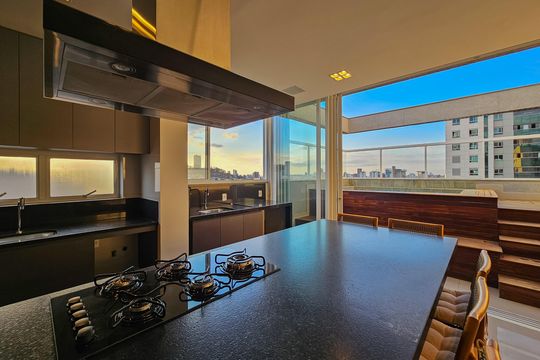 Cozinha de apartamento à venda com 3 quartos, 168m² em Santo Antônio, Belo Horizonte