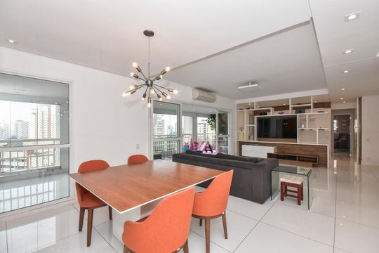 Sala de apartamento à venda com 3 quartos, 200m² em Vila Andrade, São Paulo
