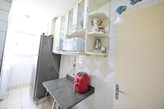 Cozinha de apartamento para alugar com 2 quartos, 61m² em Setor Bueno, Goiânia