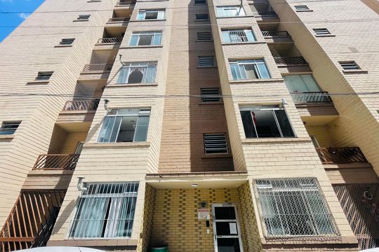 Fachada do bloco de apartamento para alugar com 2 quartos, 57m² em Jardim Iporanga, Guarulhos