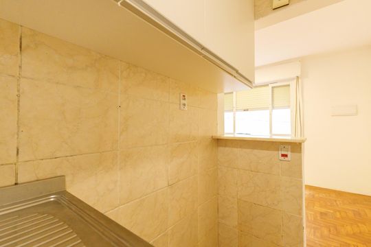 Cozinha de apartamento para alugar com 2 quartos, 42m² em Rio Branco, Porto Alegre