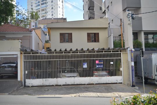 Fachada de casa à venda com 3 quartos, 323m² em Jardim Bela Vista, Santo André