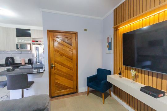 Sala de apartamento à venda com 2 quartos, 56m² em Jardim Santo Alberto, Santo André