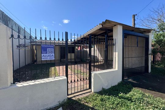 Fachada de casa à venda com 4 quartos, 79m² em Campina, São Leopoldo