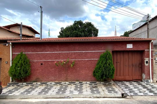 Fachada de casa à venda com 4 quartos, 420m² em São Geraldo, Belo Horizonte