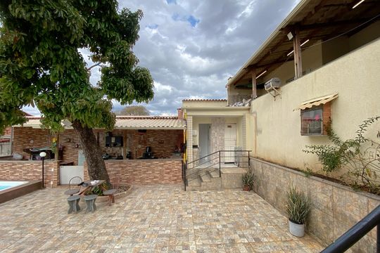 Quintal de casa à venda com 4 quartos, 420m² em São Geraldo, Belo Horizonte