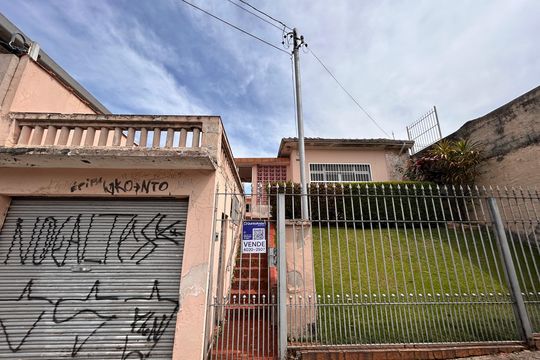 Fachada de casa à venda com 2 quartos, 280m² em Jardim Santo Elias, São Paulo