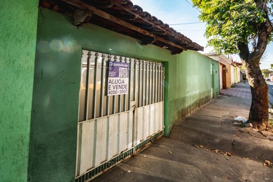 Fachada  de casa à venda com 3 quartos, 160m² em Piratininga, Belo Horizonte