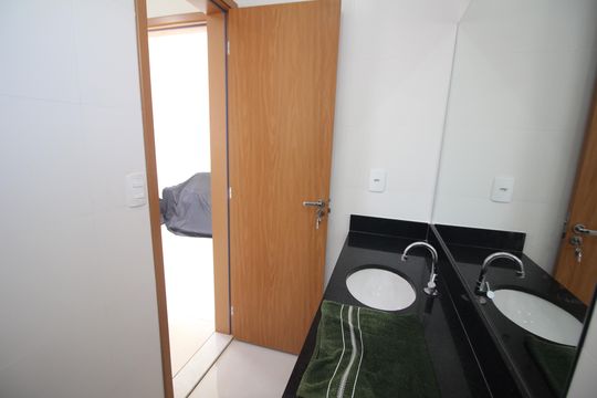 Banheiro da Suíte de apartamento à venda com 3 quartos, 136m² em Santa Helena, Belo Horizonte