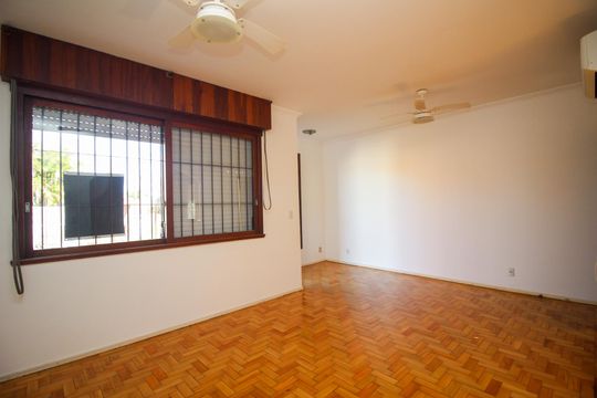 Casa para alugar com 3 quartos, 177m² em Guarujá, Porto Alegre