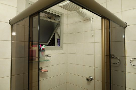 Banheiro de apartamento à venda com 3 quartos, 63m² em Vila Regina, São Paulo