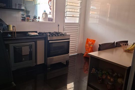 Cozinha de casa à venda com 3 quartos, 112m² em Jardim Santa Clara, Guarulhos