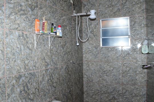 Banheiro de casa para alugar com 2 quartos, 250m² em Ribeiro de Abreu, Belo Horizonte