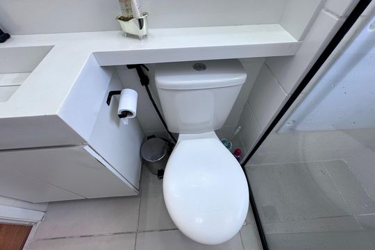 Banheiro Social de apartamento para alugar com 2 quartos, 48m² em Vargem Grande, Rio de Janeiro