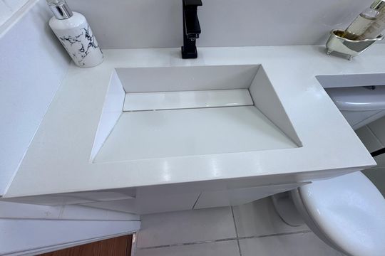 Banheiro Social de apartamento para alugar com 2 quartos, 48m² em Vargem Grande, Rio de Janeiro