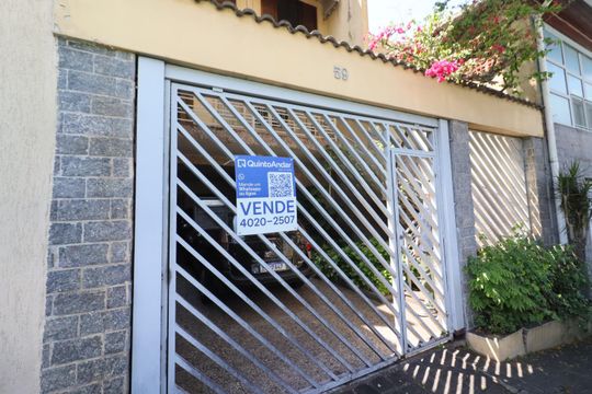 Fachada de casa à venda com 3 quartos, 220m² em Vila Yara, Osasco