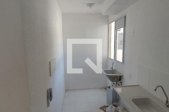Apartamento para alugar com 2 quartos, 39m² em Jardim Cláudia, São Paulo