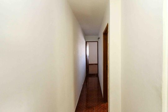 Corredor de casa à venda com 4 quartos, 230m² em Jardim Ângela (Zona Leste), São Paulo