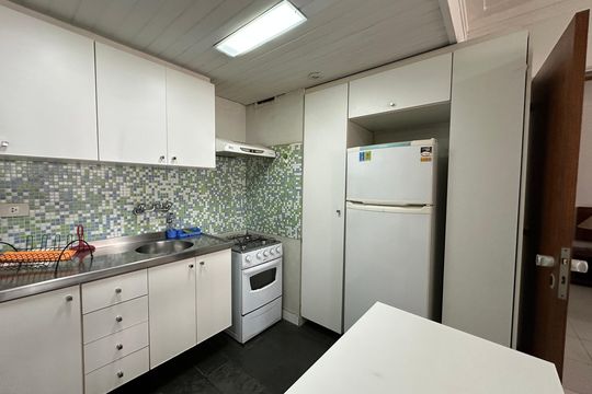 Cozinha de apartamento à venda com 1 quarto, 65m² em Alphaville Industrial, Barueri