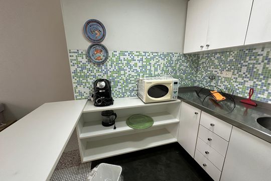 Cozinha de apartamento à venda com 1 quarto, 65m² em Alphaville Industrial, Barueri