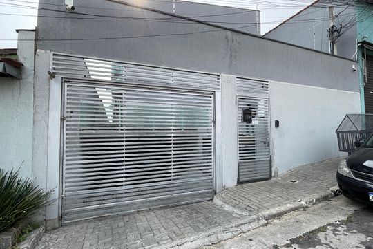 Fachada de casa de condomínio à venda com 2 quartos, 110m² em Parada Xv de Novembro, São Paulo