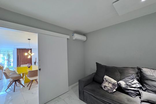 Sala de TV de casa de condomínio à venda com 5 quartos, 407m² em Vargem Grande, Rio de Janeiro