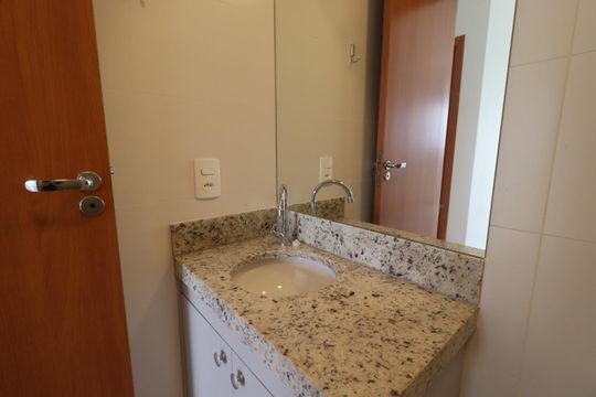 Banheiro Social de apartamento para alugar com 2 quartos, 70m² em Quintas de São José, Ribeirão Preto
