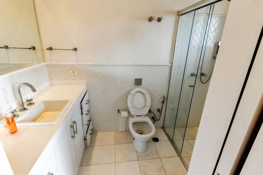 Banheiro - Suíte 6 de casa para alugar com 7 quartos, 1000m² em Vila Tramontano, São Paulo