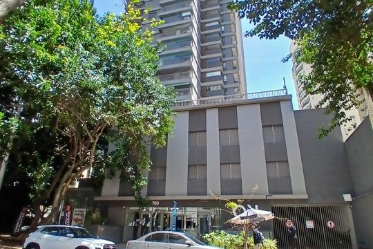 Fachada de kitnet/studio para alugar com 1 quarto, 26m² em Moema, São Paulo