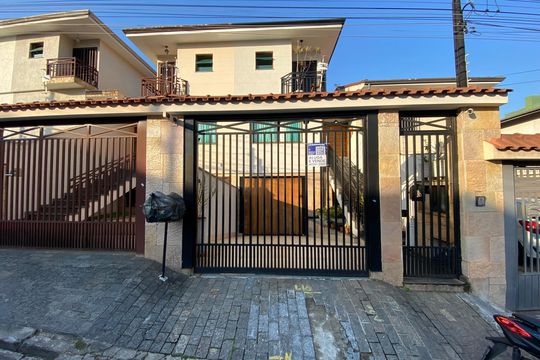 Fachada de casa para alugar com 3 quartos, 190m² em Vila Mazzei, São Paulo