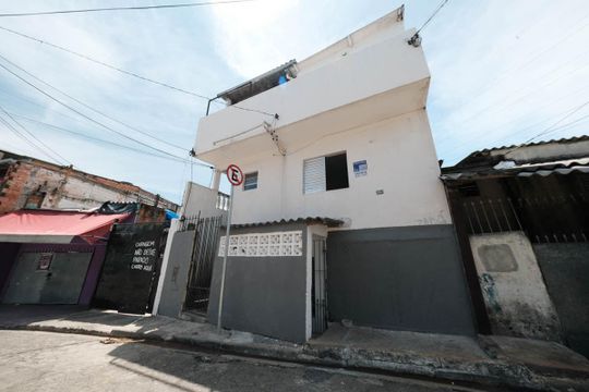 Fachada de casa à venda com 2 quartos, 75m² em Vila Ponte Rasa, São Paulo