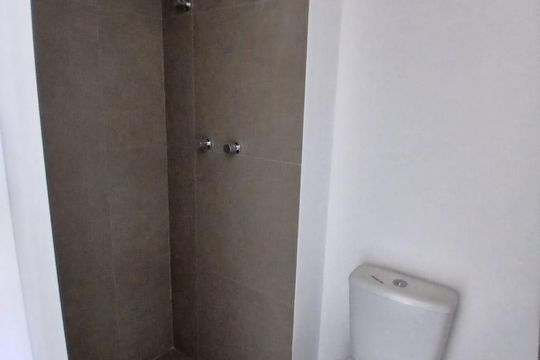 Banheiro de kitnet/studio à venda com 1 quarto, 26m² em Moema, São Paulo