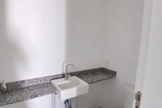 Banheiro Social de apartamento à venda com 3 quartos, 85m² em Moema, São Paulo