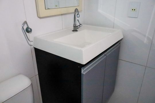 Banheiro de apartamento à venda com 2 quartos, 42m² em Padroeira, Osasco