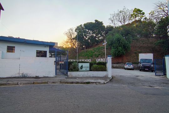 Fachada do Prédio de apartamento à venda com 2 quartos, 42m² em Padroeira, Osasco