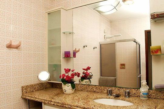 Banheiro 2 de casa à venda com 3 quartos, 350m² em Partenon, Porto Alegre