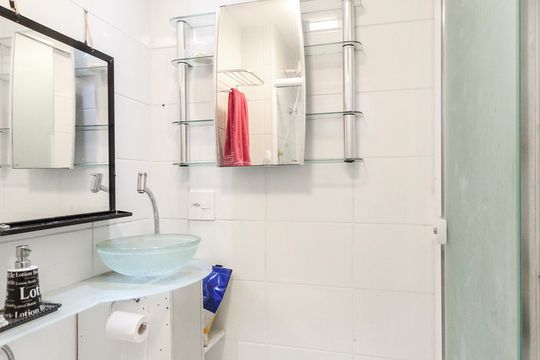 Banheiro de apartamento para alugar com 2 quartos, 44m² em Jardim Helena, São Paulo
