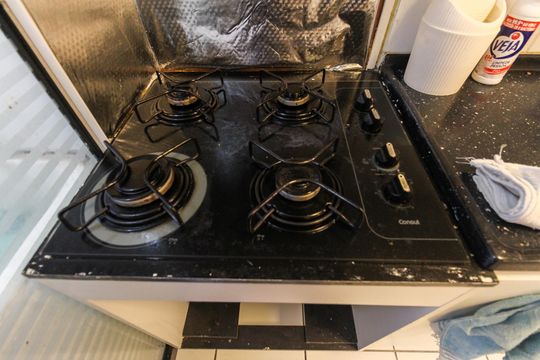 Cozinha de apartamento para alugar com 2 quartos, 44m² em Jardim Helena, São Paulo