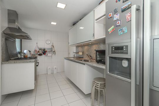 Cozinha de apartamento à venda com 3 quartos, 161m² em Moinhos de Vento, Porto Alegre