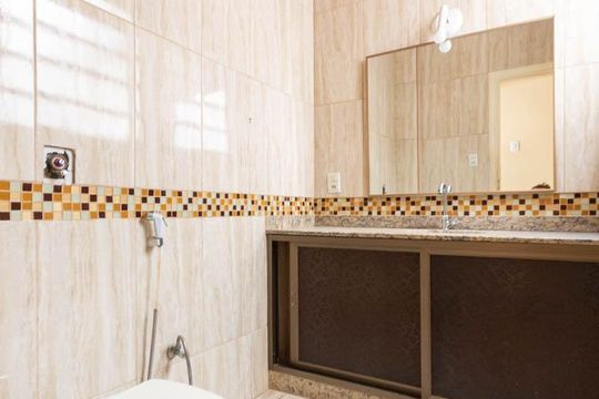 Banheiro de apartamento à venda com 3 quartos, 150m² em Estácio, Rio de Janeiro
