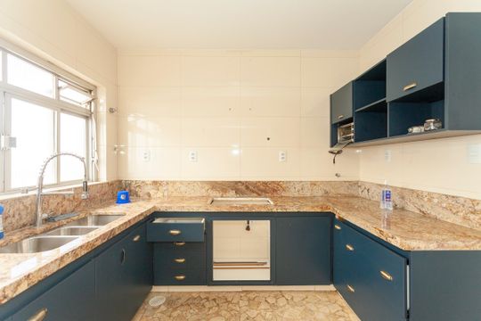 Cozinha de casa à venda com 4 quartos, 420m² em Jardim Prudência, São Paulo