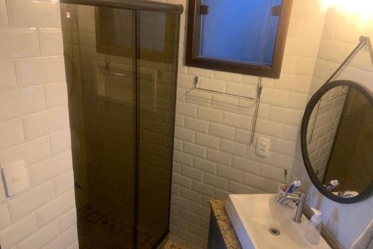 Casa à venda com 3 quartos, 223m² em Itaipu, Niterói