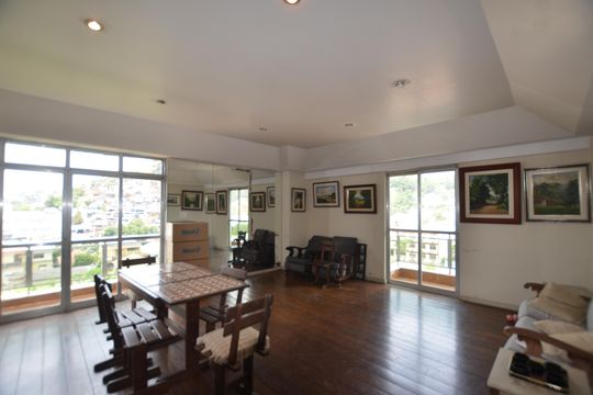 Sala de apartamento para alugar com 3 quartos, 240m² em Praça Seca, Rio de Janeiro
